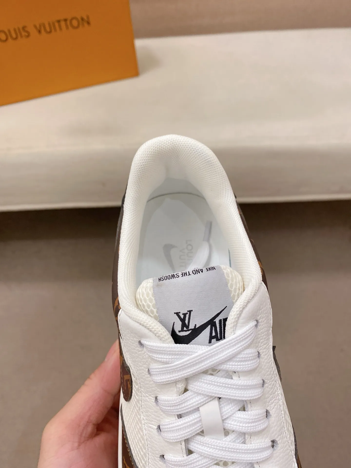 Men's shoes💰 440💰Louis Vuitton (Louis Vuitton/LV) top 🔍🔍 new models are on sale at the same time, the upper 🇮🇹 imported Italian first-layer cowhide, fully imported mesh breathable lining 💪💪, completely 1⃣️compared 1⃣️Reproduction🇮🇹💪💪, ⚠Sole: The original sole is specially provided by the original factory, the exclusive movable molded sole is super comfortable, ⚠Original factory follow-up goods, 🔍🔍high quality, you can enter and leave the counter at will, welcome to compare⚠. Code number: 38-44. Can be customized for 45 non-refundable!